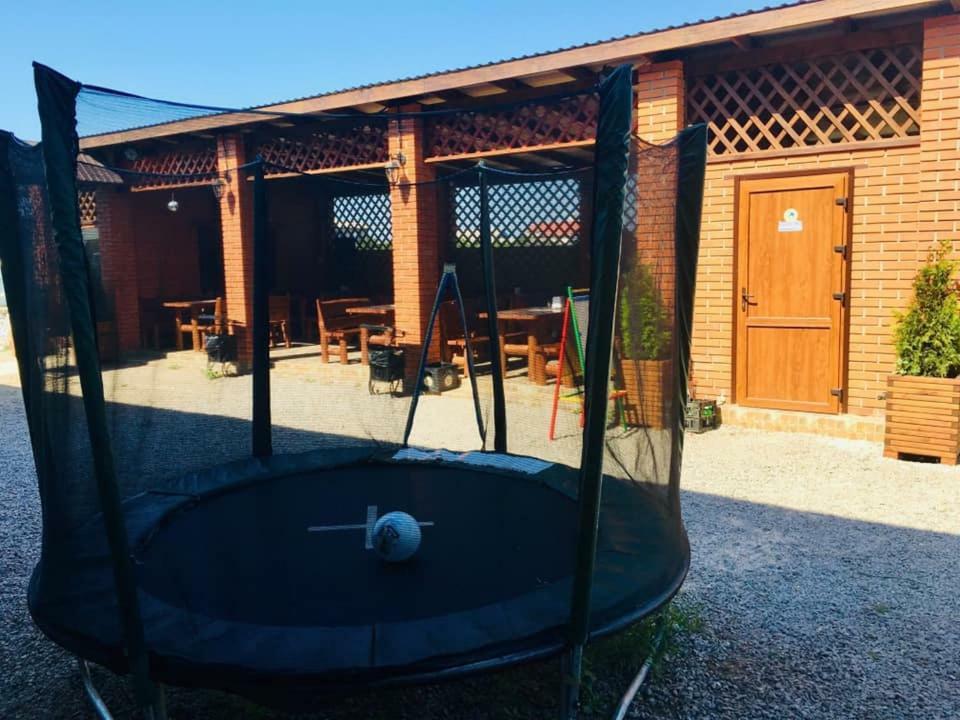 Lastochka Hotel Zaliznyy Port Ngoại thất bức ảnh