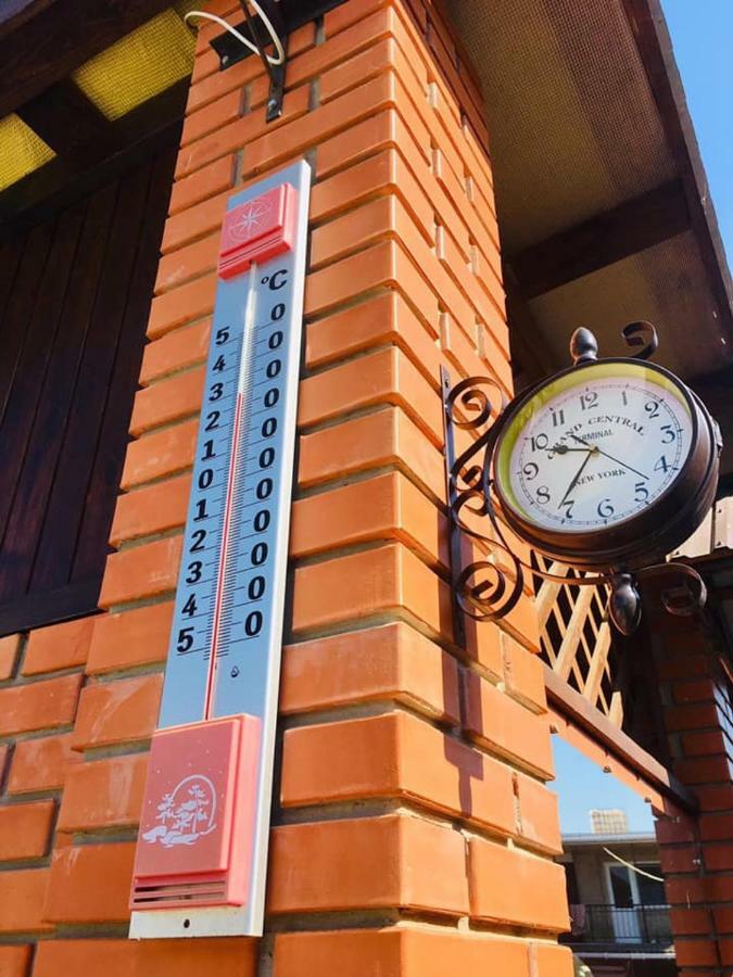 Lastochka Hotel Zaliznyy Port Ngoại thất bức ảnh
